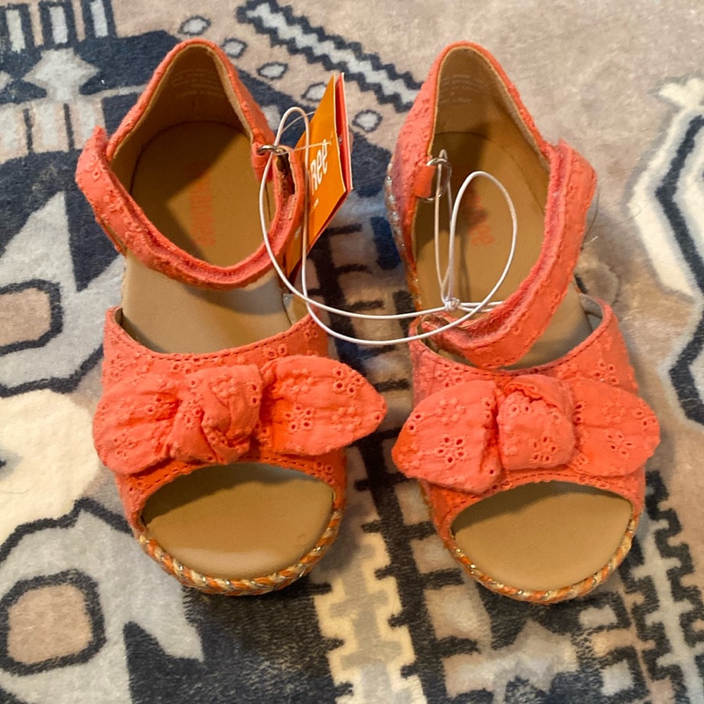 NWT coral sandals